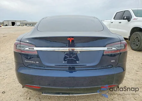 2014 Tesla Model S z USA, uszkodzony, nr VIN 5YJSA1S11EFP45267